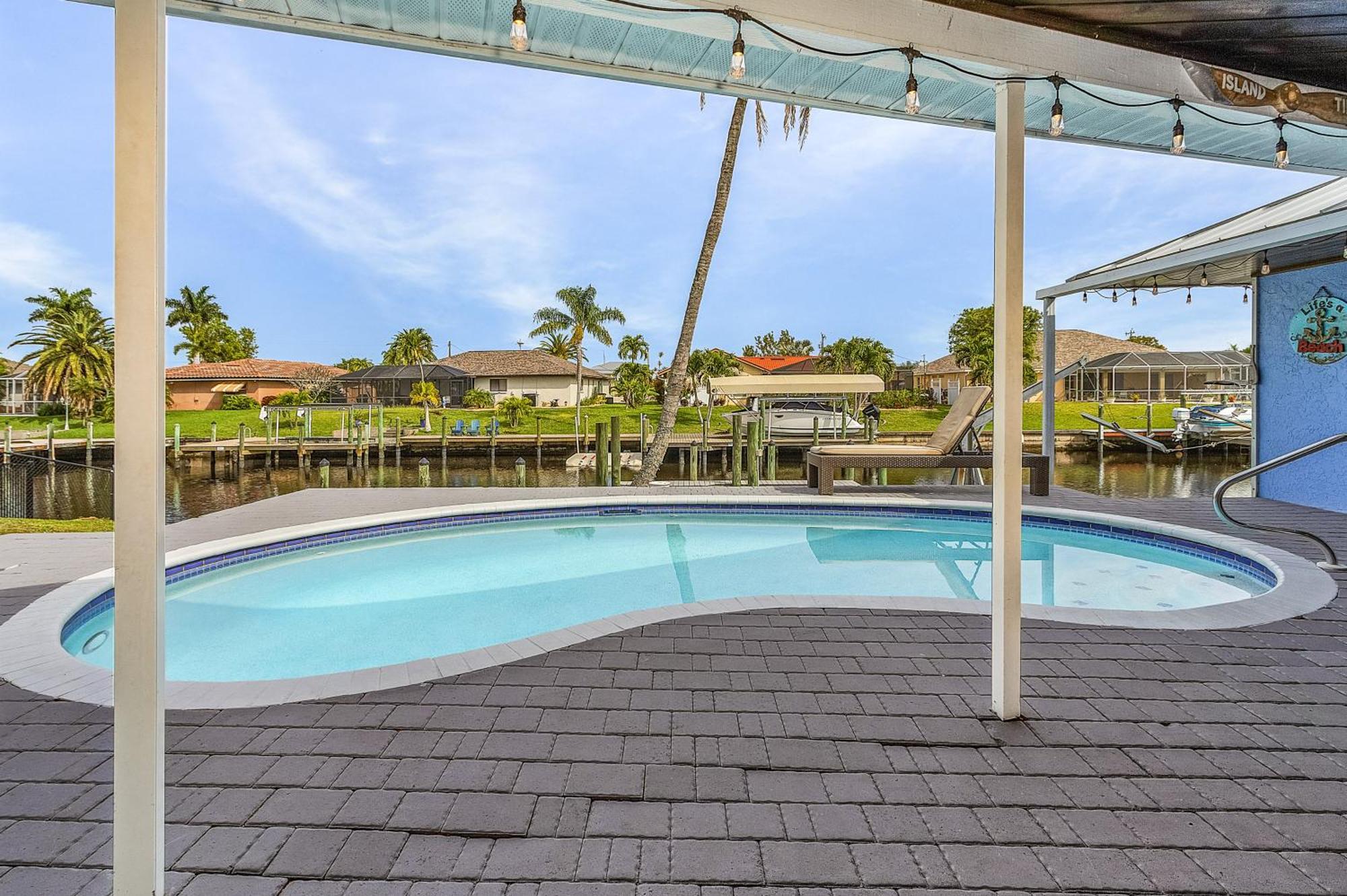 Canal-Front Oasis With Dock And Kayaks In Cape Coral! Екстер'єр фото