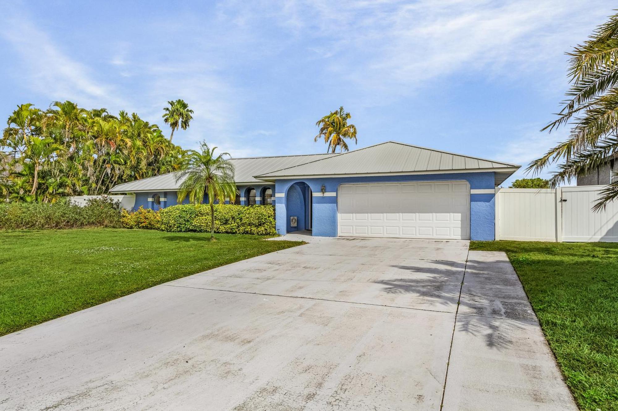 Canal-Front Oasis With Dock And Kayaks In Cape Coral! Екстер'єр фото